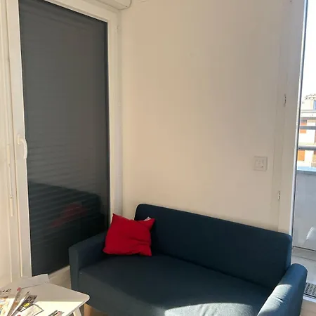 At 20 Mins Drive To Paris Apartmán