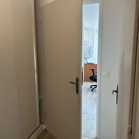 At 20 Mins Drive To Paris Apartmán